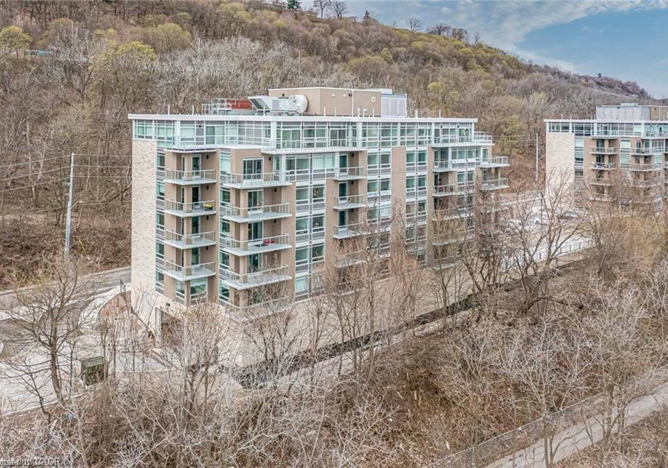 479-charlton-avenue-e-hamilton-ontario-40777926