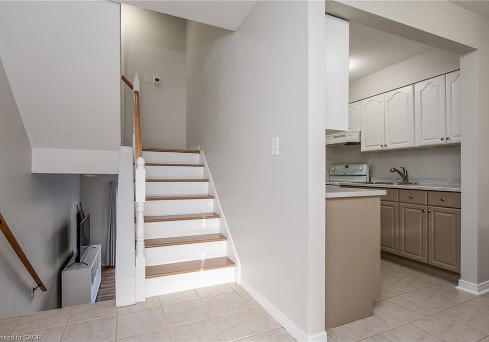 211-veronica-drive-kitchener-ontario-40777927