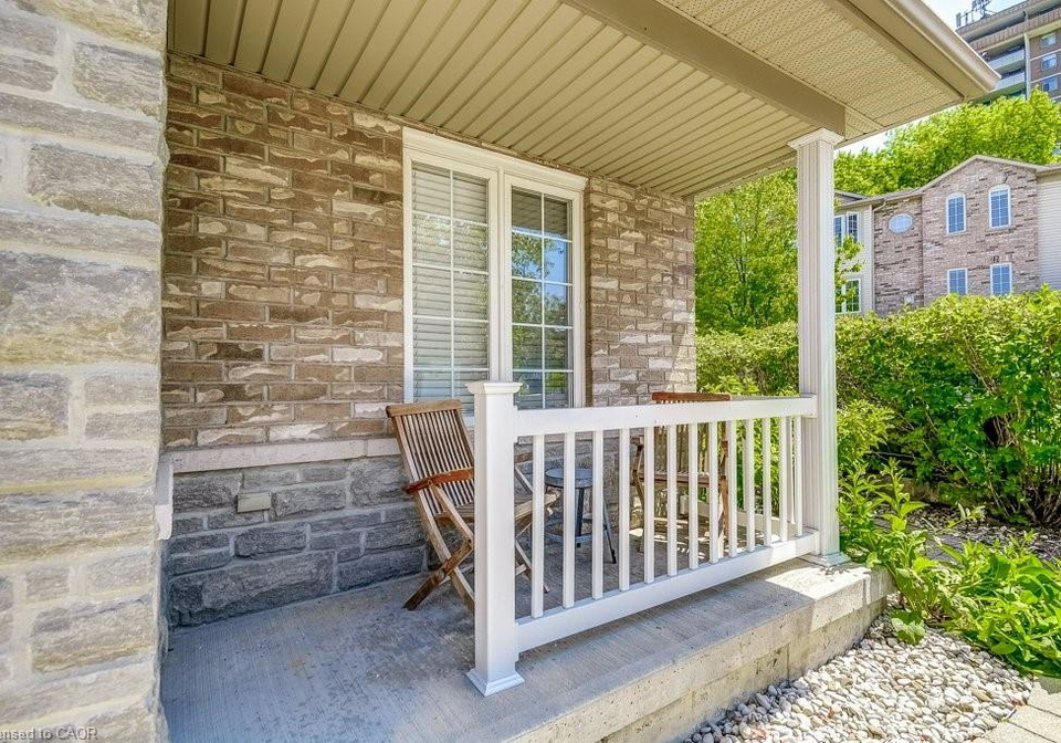 7-southside-place-hamilton-ontario-40778009
