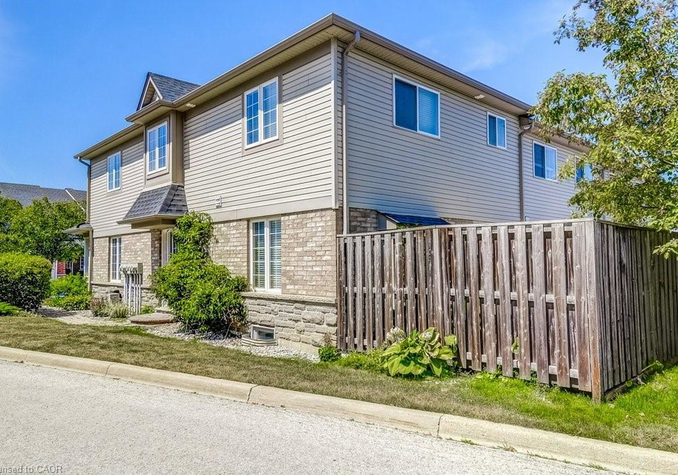 7-southside-place-hamilton-ontario-40778009