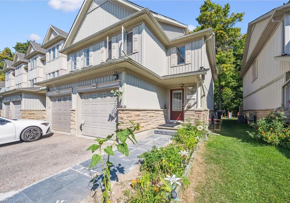 110-activa-avenue-kitchener-ontario-40778178