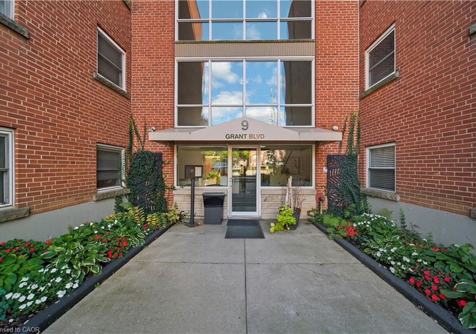 9-grant-boulevard-dundas-ontario-40778205