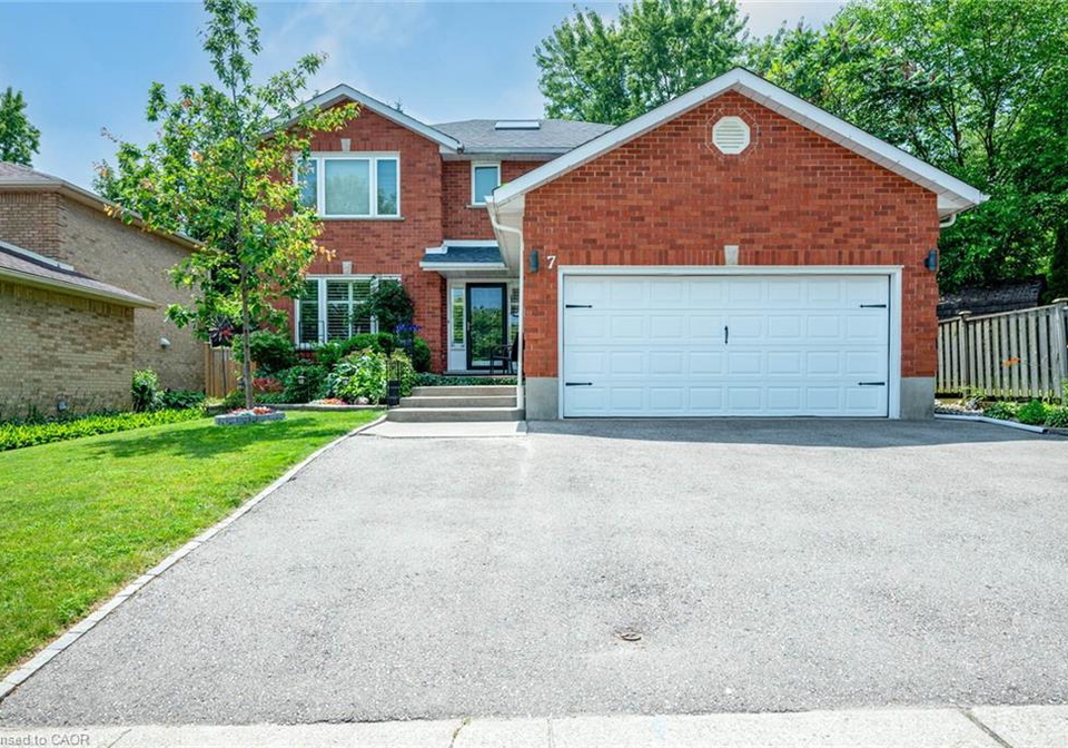 7-chandos-drive-kitchener-ontario-40778344