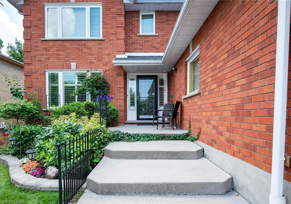 7-chandos-drive-kitchener-ontario-40778344