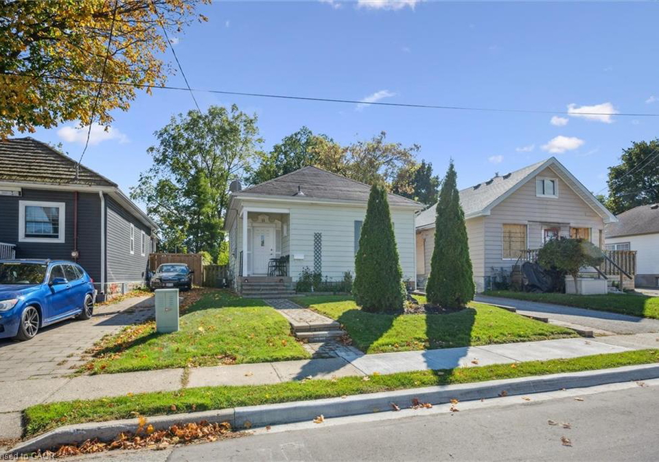 11-stanley-street-cambridge-ontario-40778387