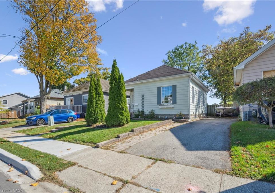 11-stanley-street-cambridge-ontario-40778387