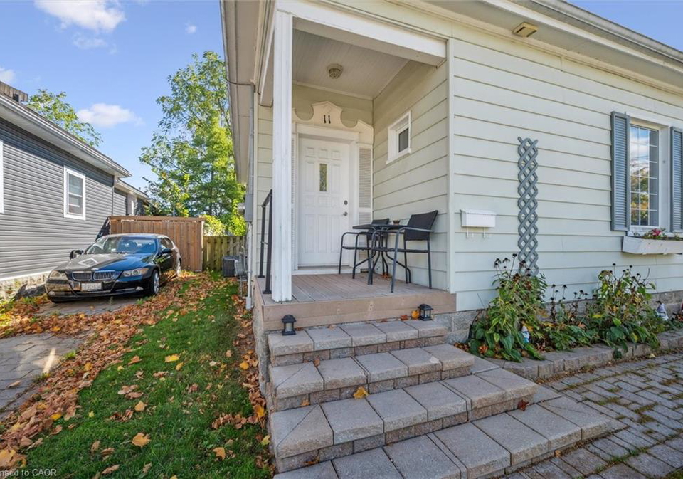11-stanley-street-cambridge-ontario-40778387