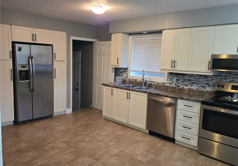 127-currie-street-hamilton-ontario-40778439