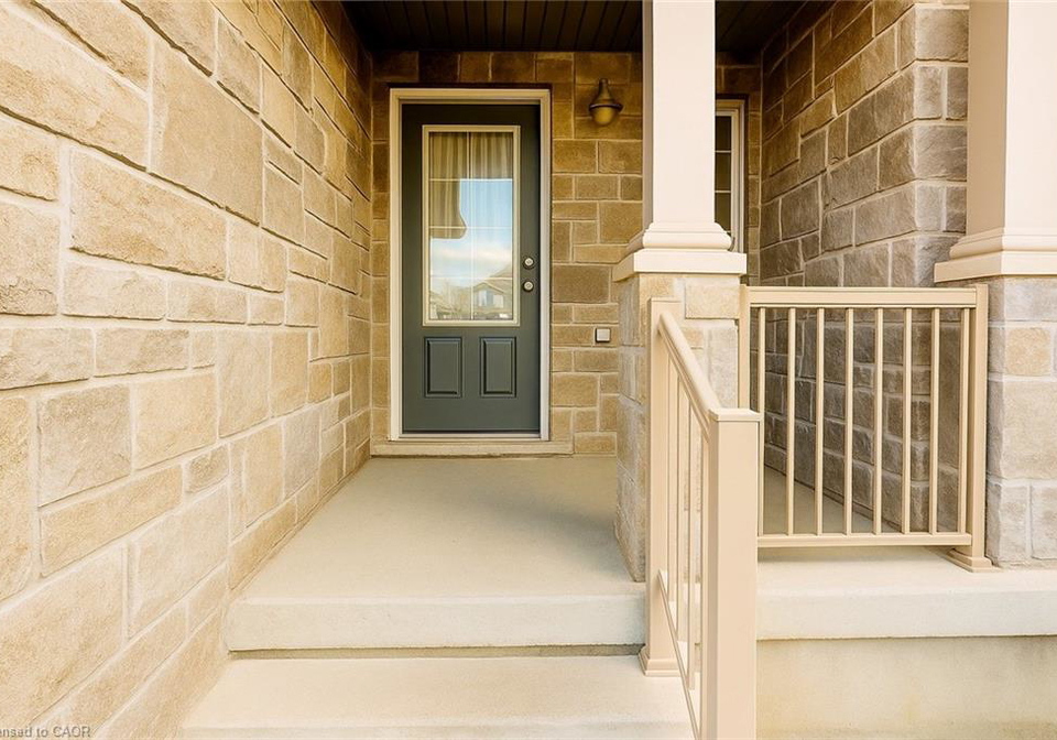 6-upper-mercer-street-kitchener-ontario-40778585