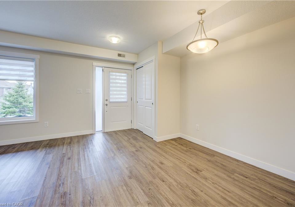 18-160-rochefort-street-kitchener-ontario-40778597