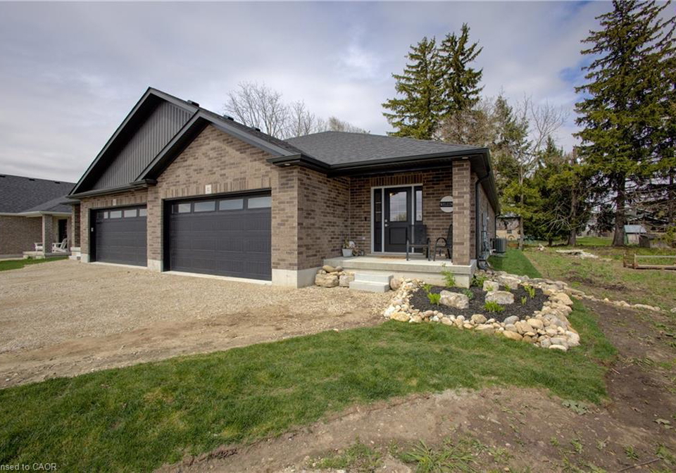 11-malcolm-crescent-listowel-ontario-40778612