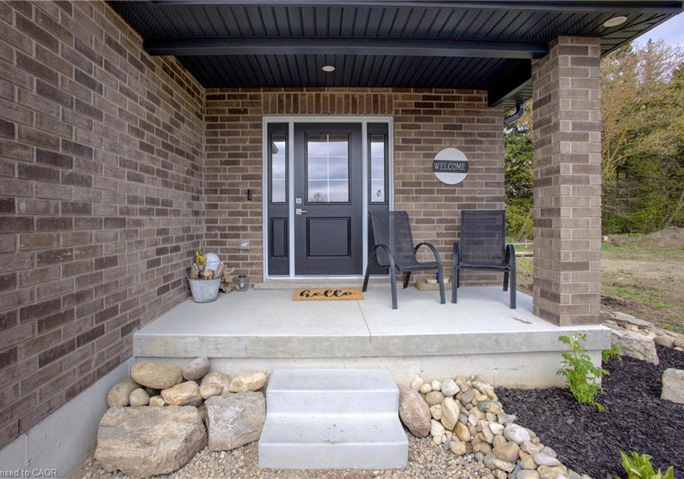 11-malcolm-crescent-listowel-ontario-40778612