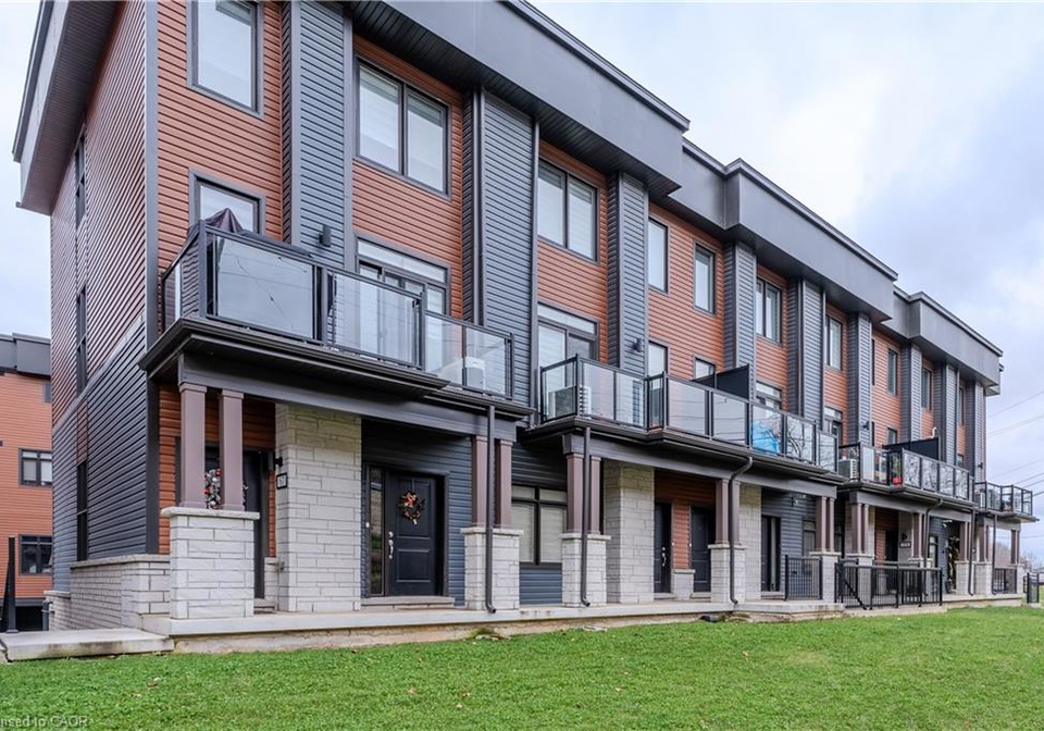 2-willow-street-paris-ontario-40778884