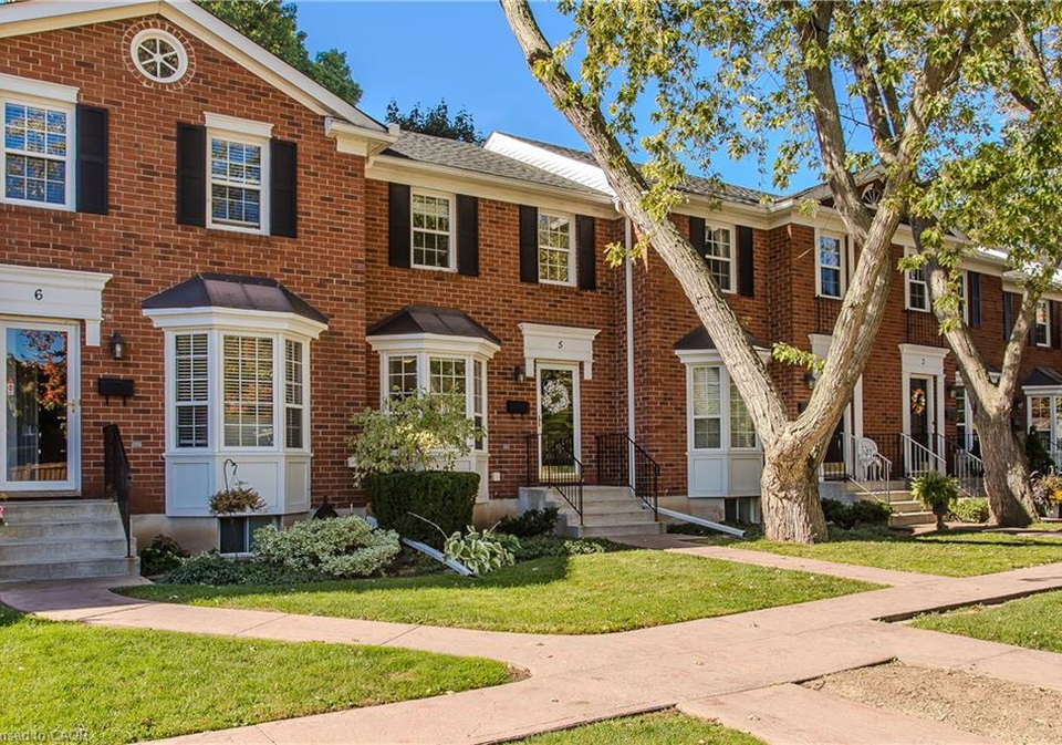 2390-woodward-avenue-burlington-ontario-40778968