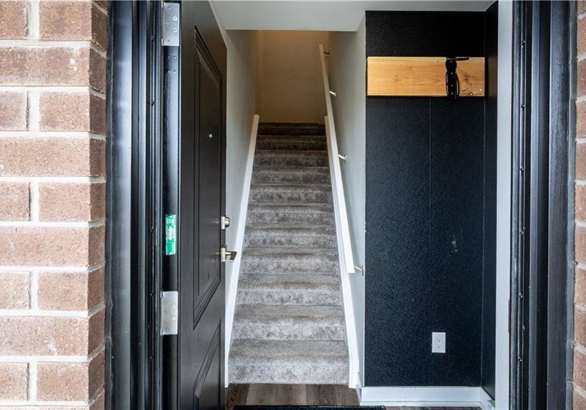 1331-countrystone-drive-kitchener-ontario-40779013