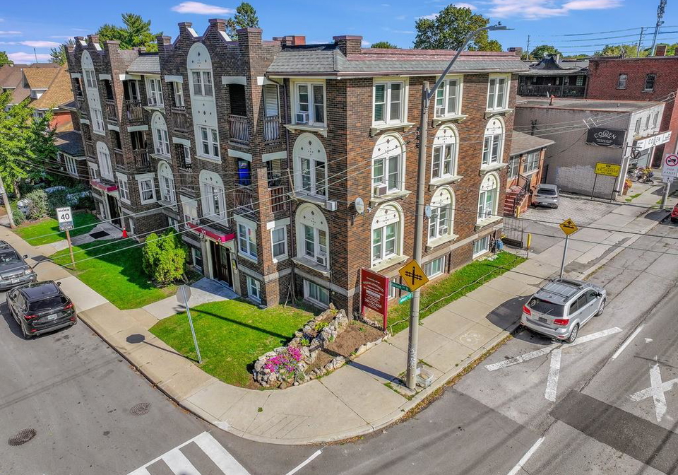 109-balsam-avenue-s-hamilton-ontario-40779094