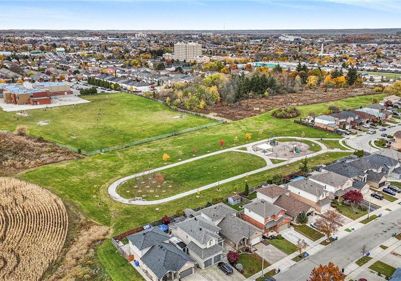 32-turquoise-drive-hamilton-ontario-40779255