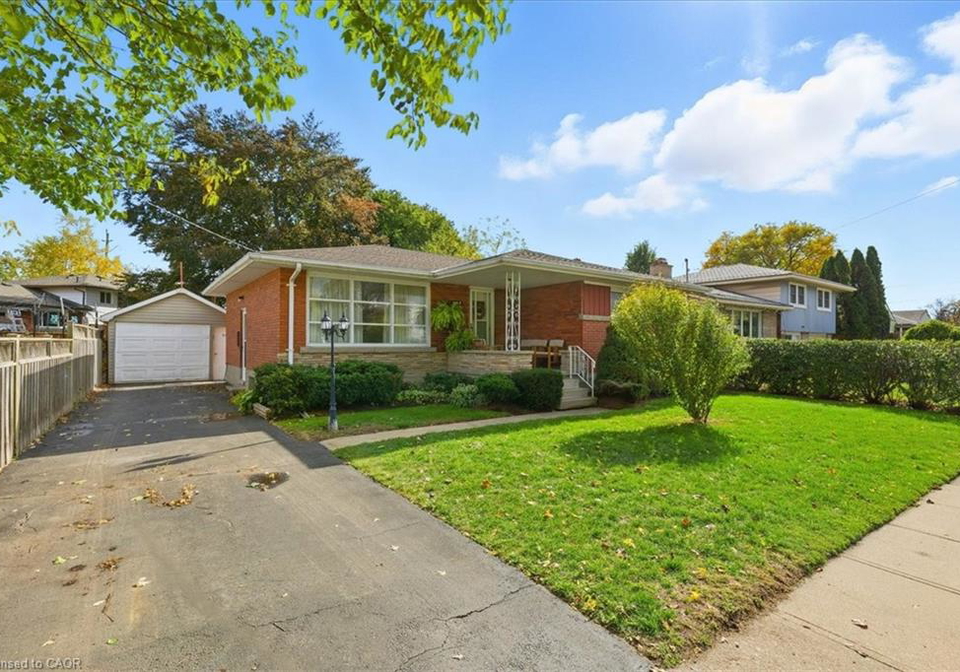 943-winterhalt-avenue-cambridge-ontario-40779262