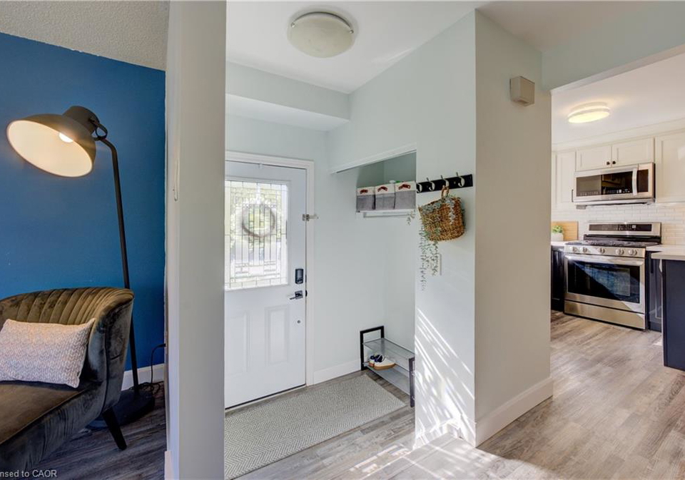 24-caprice-court-kitchener-ontario-40779297