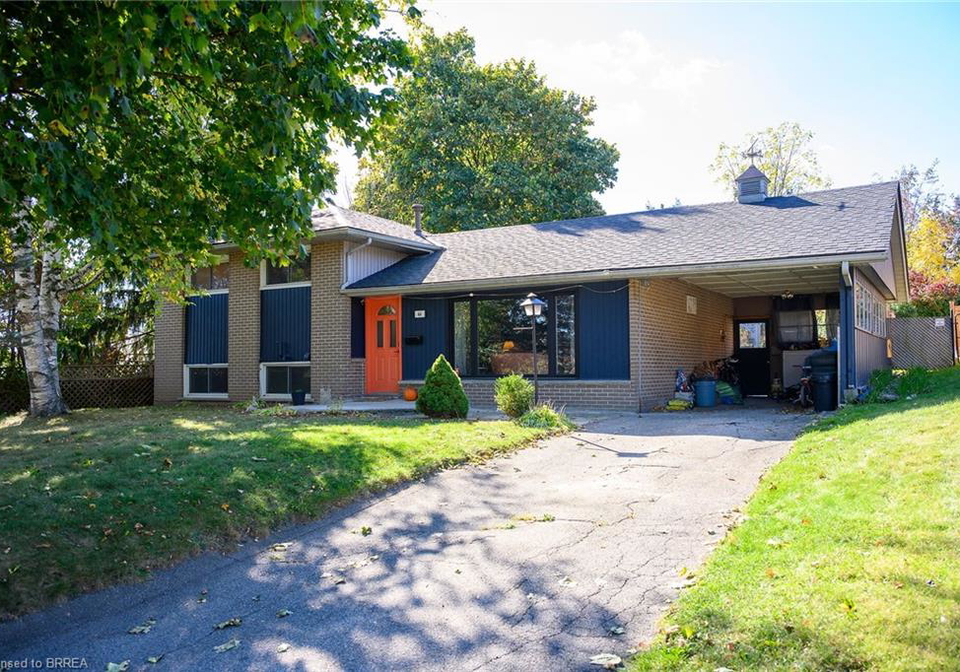 44-market-street-paris-ontario-40779404