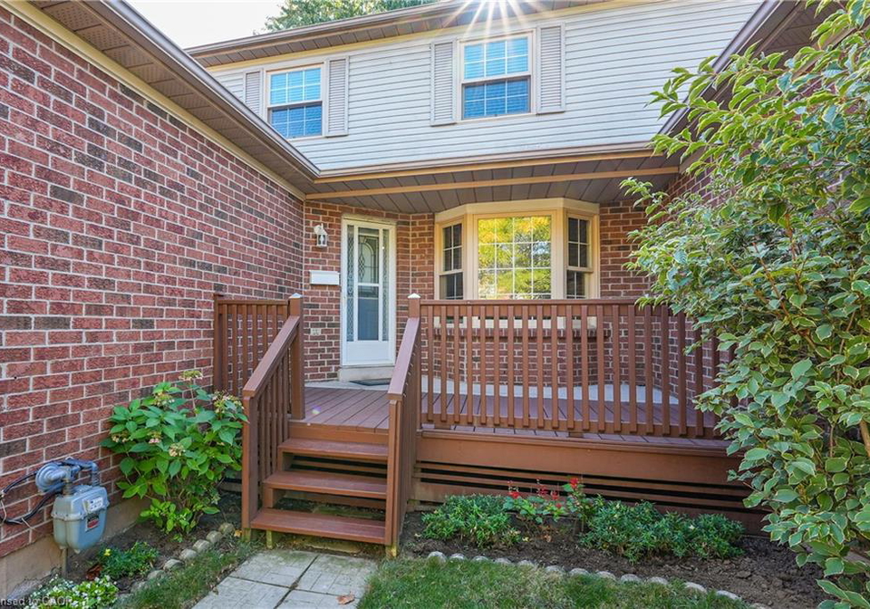 15-hedgelawn-drive-grimsby-ontario-40779421