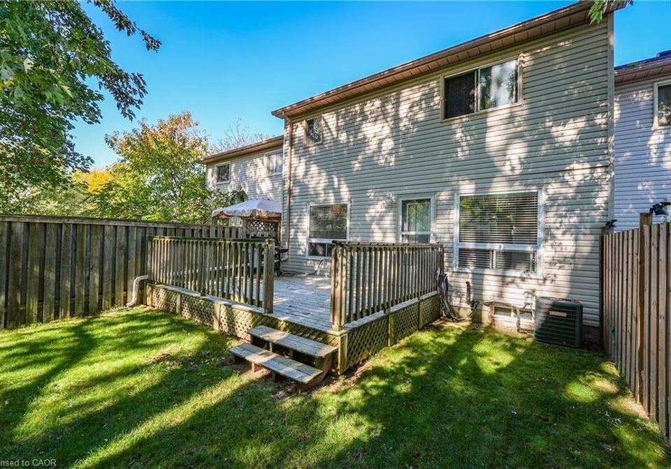 15-hedgelawn-drive-grimsby-ontario-40779421