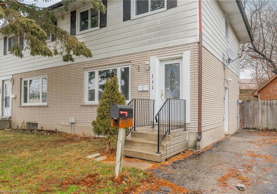 111-chalmers-street-s-cambridge-ontario-40779449