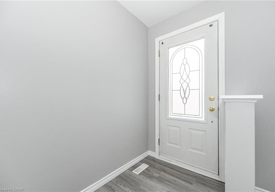 111-chalmers-street-s-cambridge-ontario-40779449