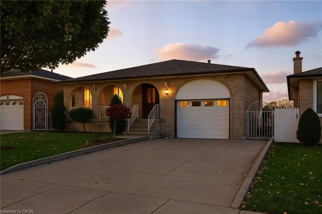16-tara-court-hamilton-ontario-40779484