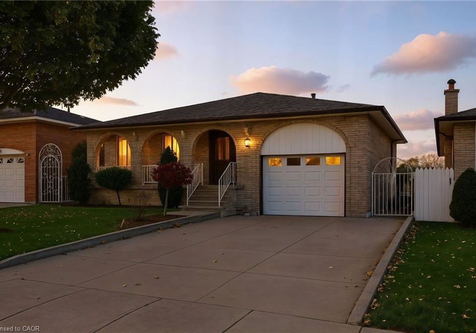 16-tara-court-hamilton-ontario-40779484
