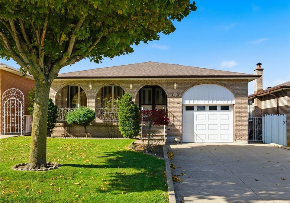 16-tara-court-hamilton-ontario-40779484