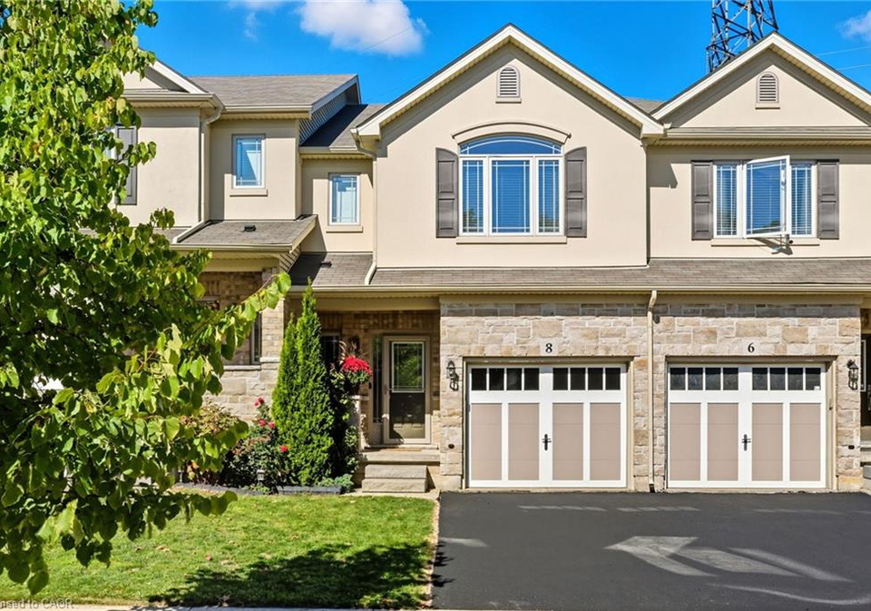 8-elmbank-trail-kitchener-ontario-40779511