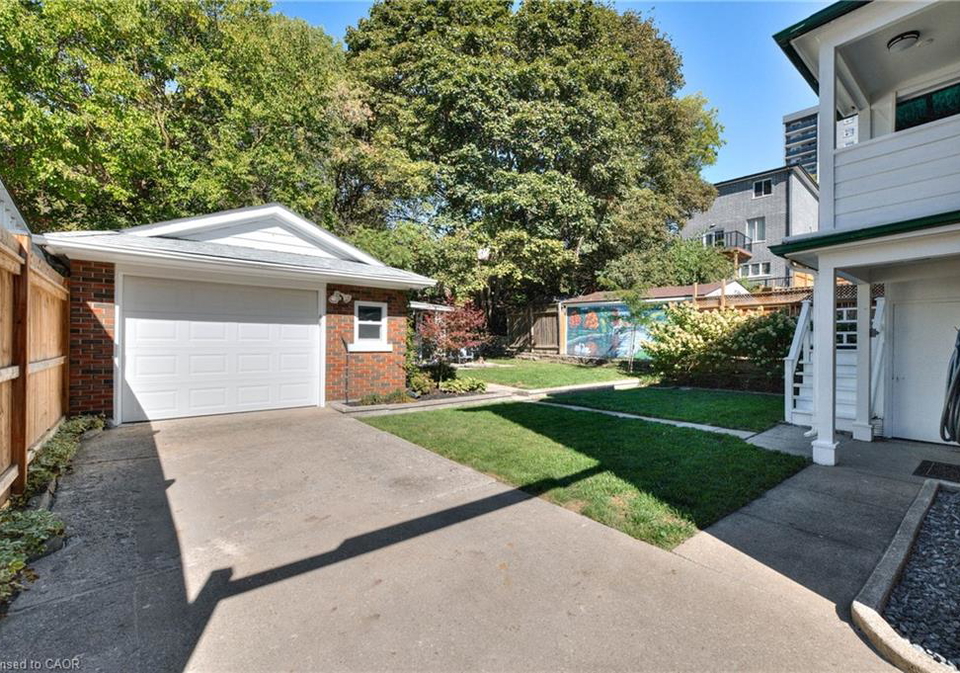 112-cedar-street-s-kitchener-ontario-40779571