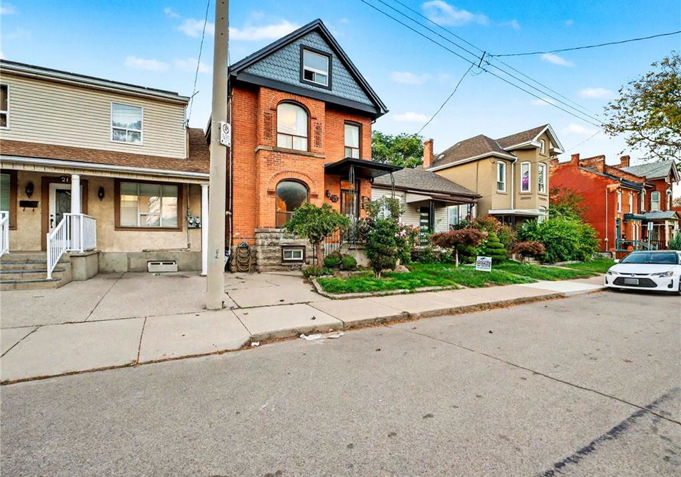 23-oak-avenue-hamilton-ontario-40779710