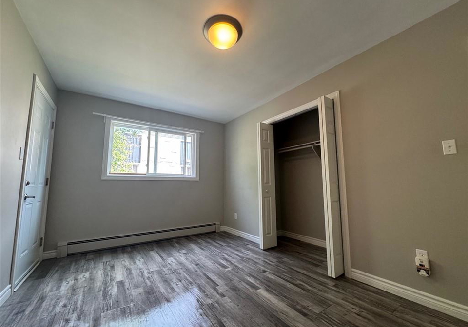 86-carnaby-crescent-kitchener-ontario-40779717