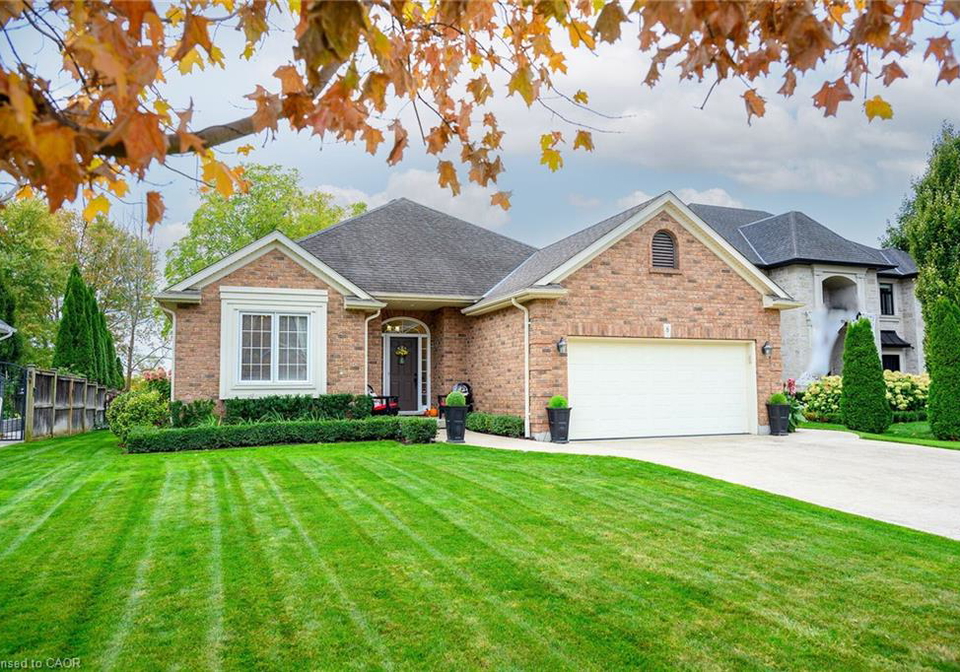 8-bacon-lane-fonthill-ontario-40779718
