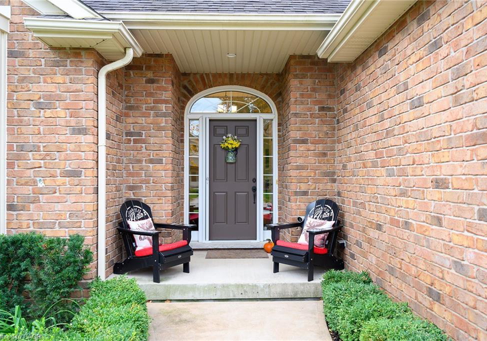 8-bacon-lane-fonthill-ontario-40779718