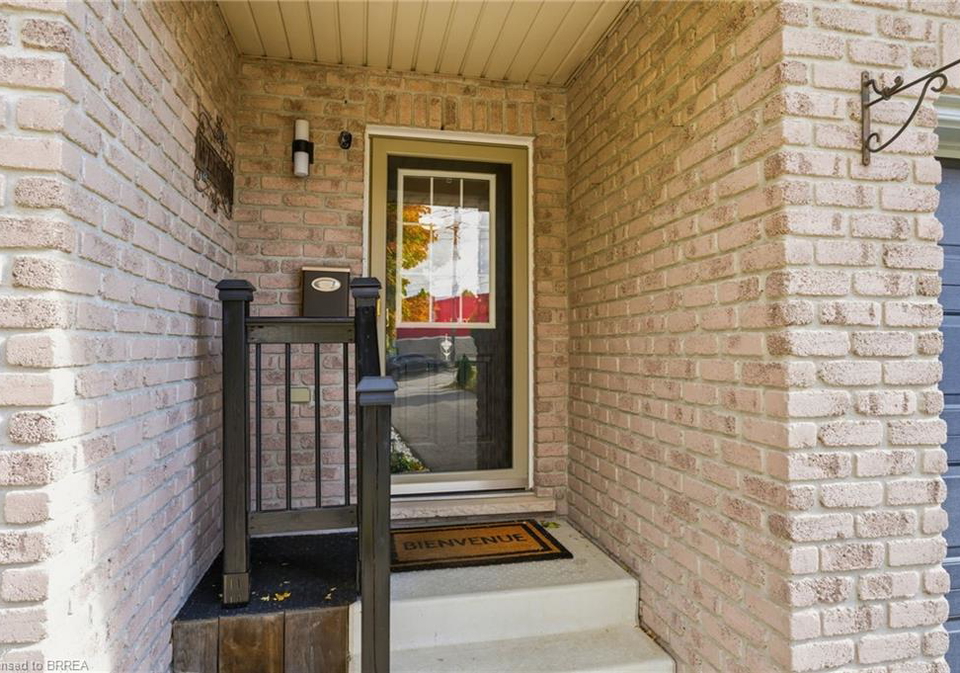 3-shellard-lane-brantford-ontario-40779790