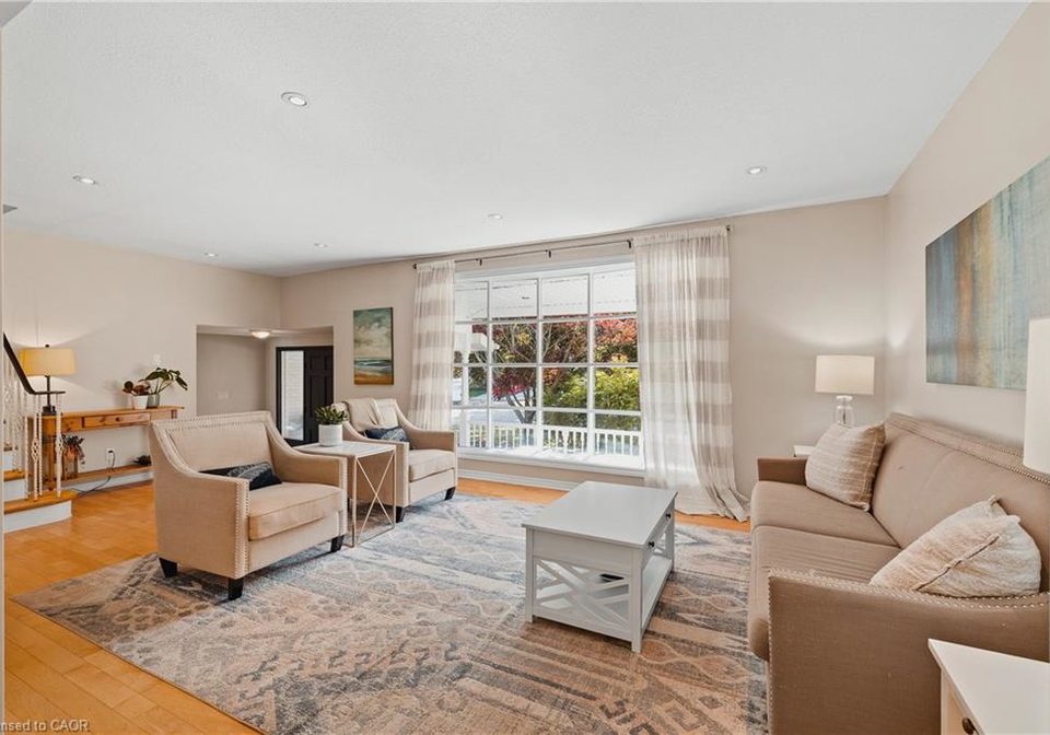 26-nightingale-crescent-elmira-ontario-40779805