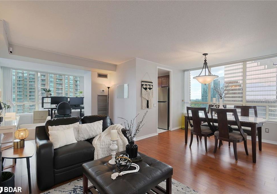 7-bishop-avenue-toronto-ontario-40779855