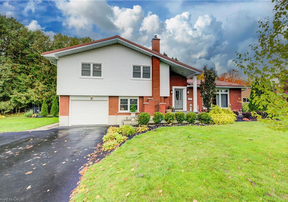 4-mcdonald-street-listowel-ontario-40779976