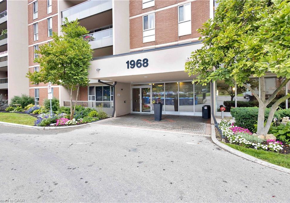 1968-main-street-w-hamilton-ontario-40780007
