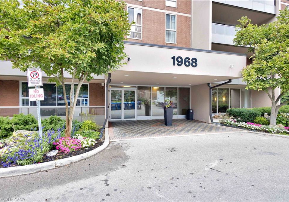 1968-main-street-w-hamilton-ontario-40780007