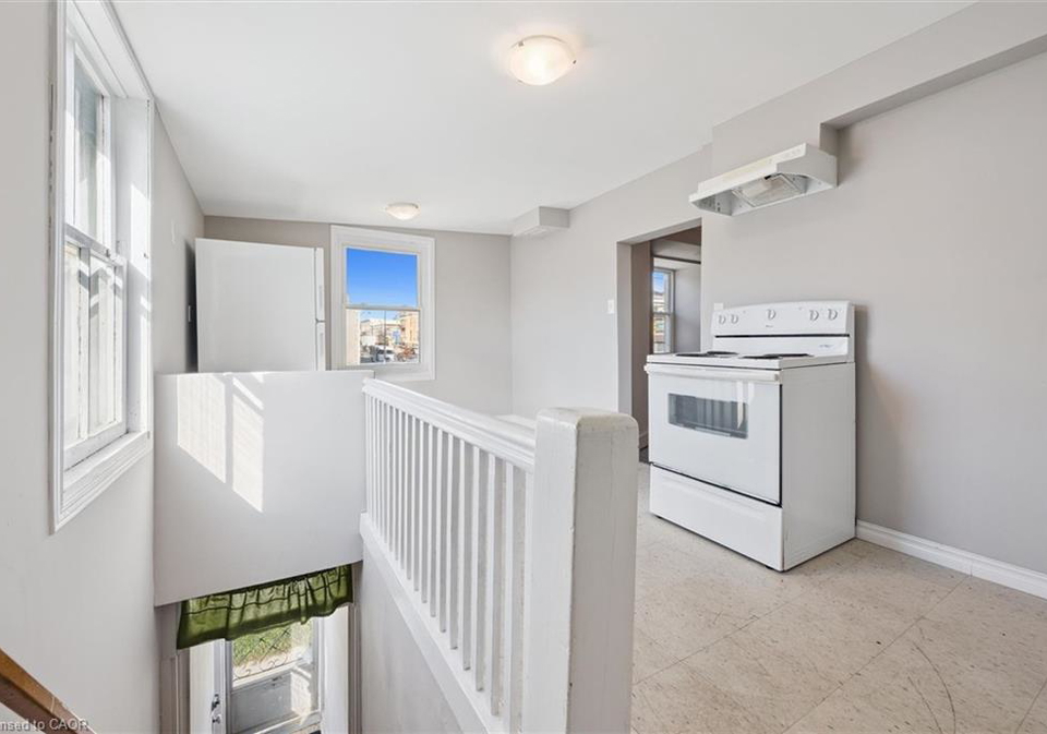 906-king-street-e-cambridge-ontario-40780260