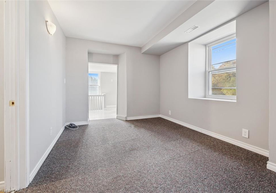 906-king-street-e-cambridge-ontario-40780260