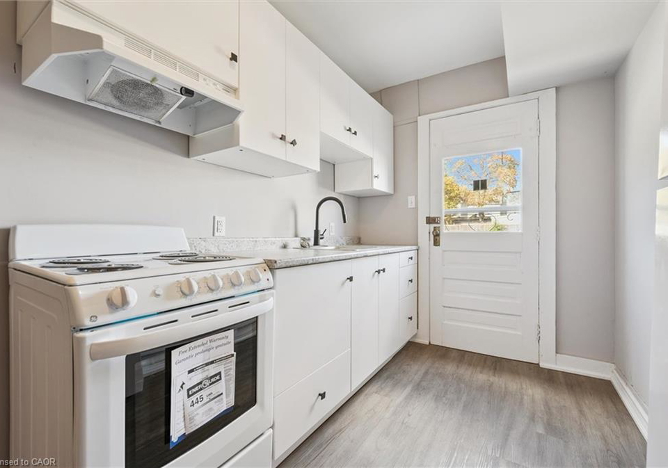 906-king-street-e-cambridge-ontario-40780263