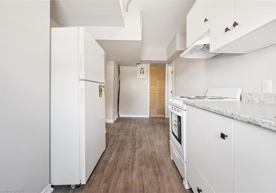 906-king-street-e-cambridge-ontario-40780263