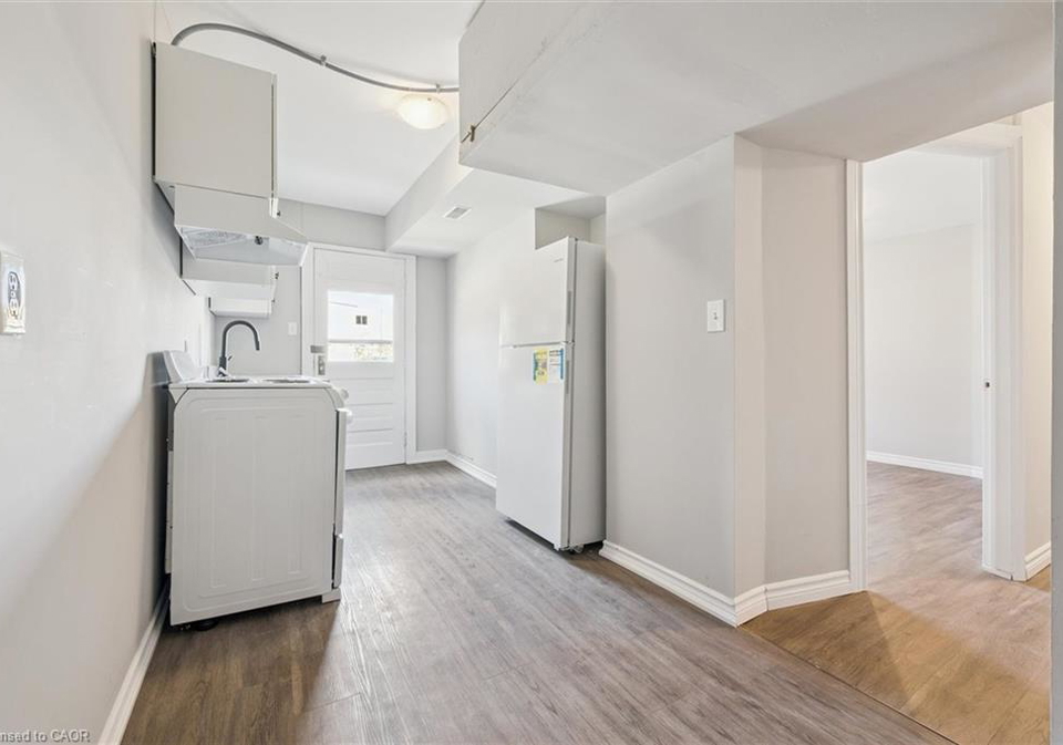 906-king-street-e-cambridge-ontario-40780263