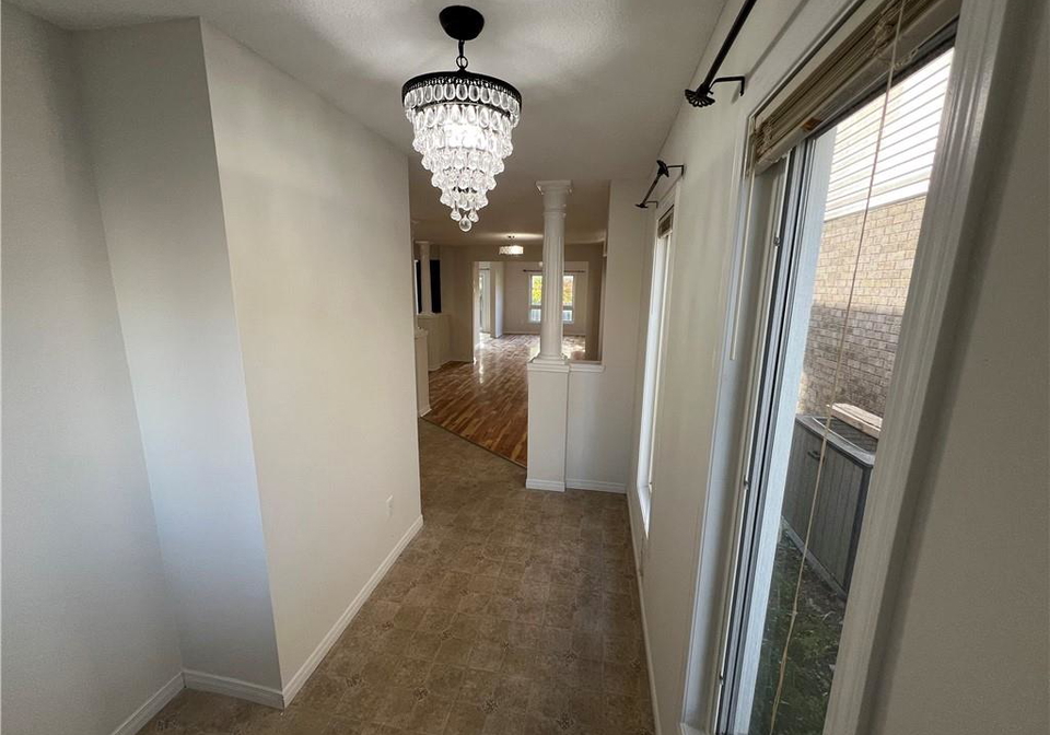 14-iron-gate-street-kitchener-ontario-40780357