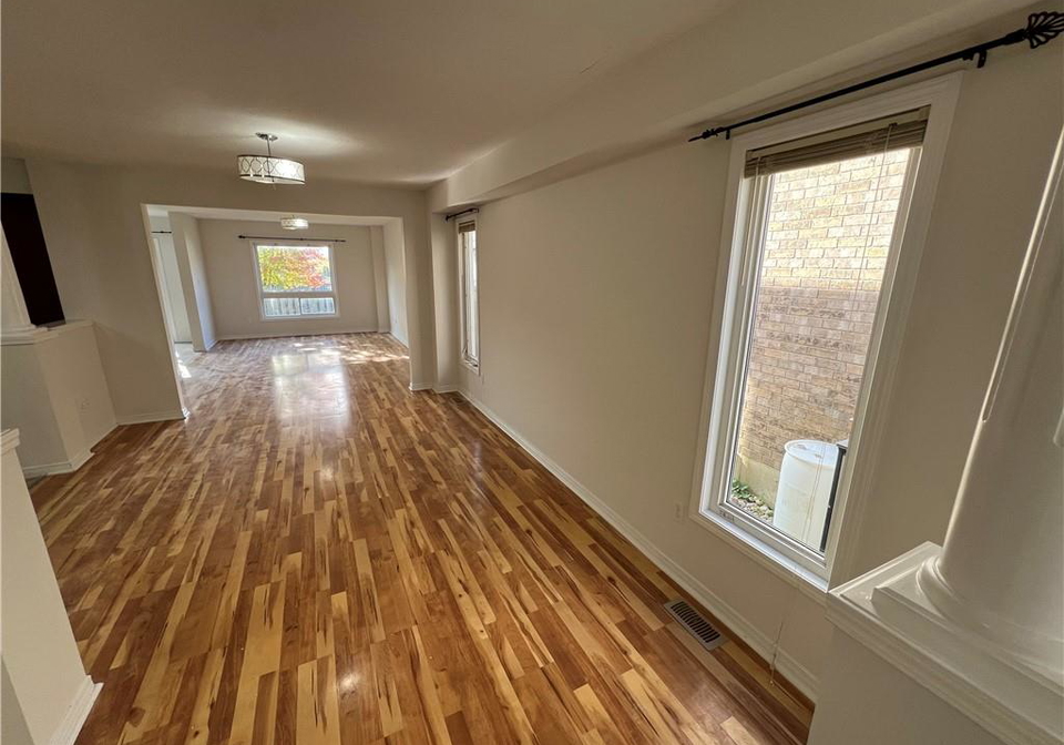 14-iron-gate-street-kitchener-ontario-40780357